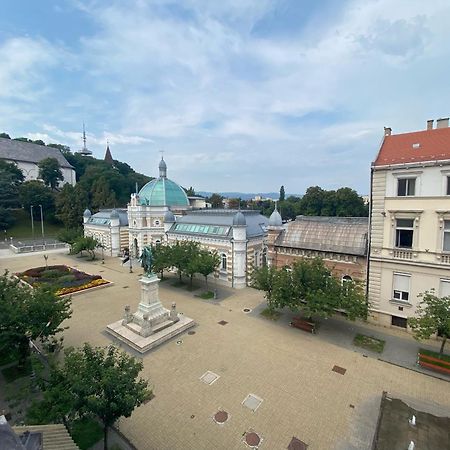Czingu-Lak Apartamento Miskolc Exterior foto